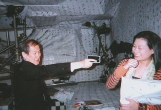 「IPhone」ピストルで皆殺しじゃ！