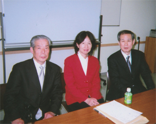 飛松五男さん、原和美さん、鈴木邦男（4/18）