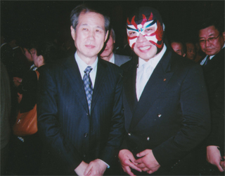 プロレスラーのサスケさんと