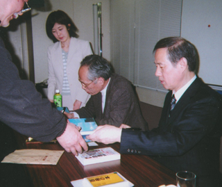 終わってサイン会をしました