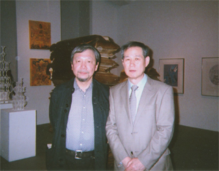 仕掛け人の彦坂尚嘉さん（現代美術家」と