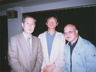 荒木浩さん（中央」、宇賀神寿一さん（右）と（5/29）