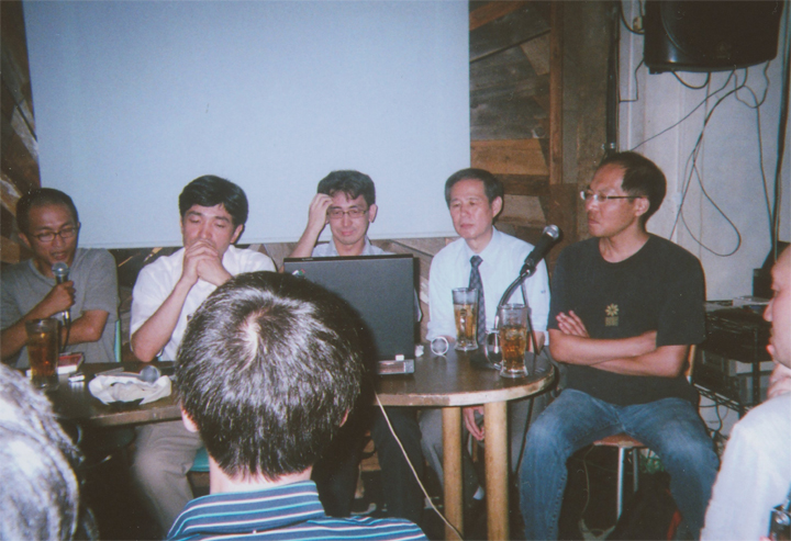 （左から）野田さん、上祐さん、広末さん、鈴木邦男、岩本さん""