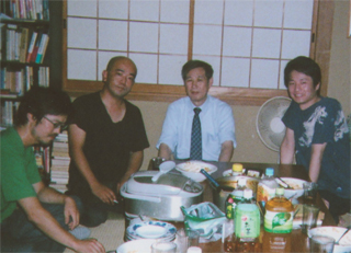 （左から２人目）外山恒一氏（8/1）