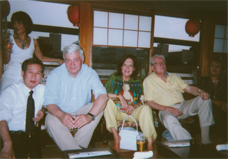 屋形船で。ルペンさんご夫妻（右）、ゴルニッシュさんご夫妻と（8/14）