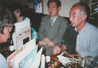 山平さん（左）、椎野さん（右」と