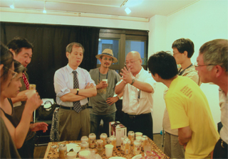 オープニングパーティで