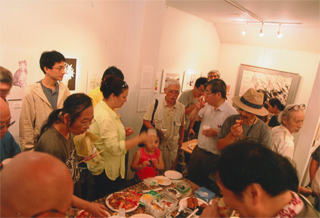 同じく、パーティで