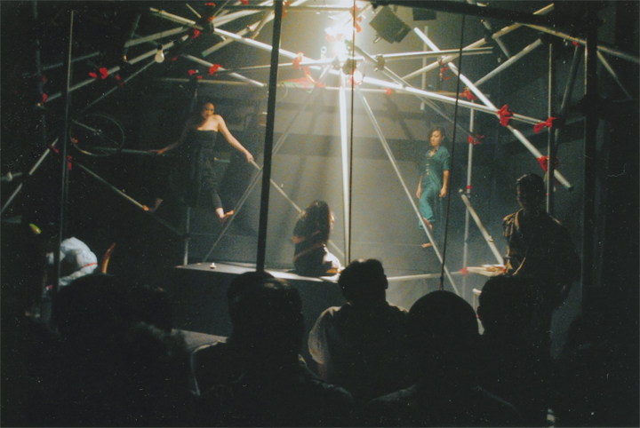 劇団再生の「交響劇第二番嬰イ短調」より（撮影：平早勉氏11/13）