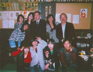 上野昂志先生（右端）と