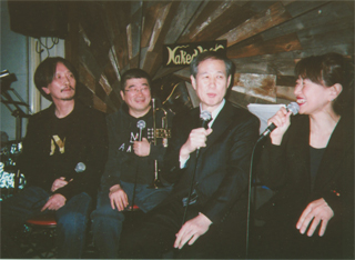 （左から）蓮池透さん、伊勢崎賢治さん、鈴木邦男、前北美弥子さん（12/4）