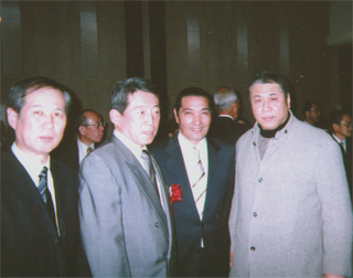（左から）鈴木邦男、東孝さん、松浪健四郎さん、麻生秀孝さん