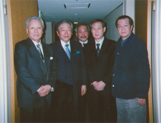 石井一二先生を囲んで