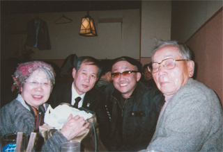 免田榮さん（右）と（12/19）