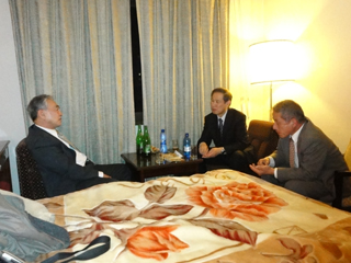 ホテルに戻ってからも、夜中まで話しました