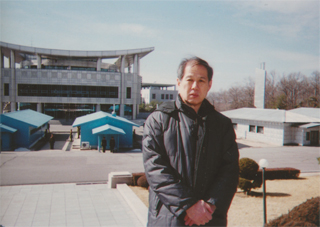 向こう側が韓国側の監視塔