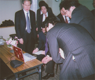 撮ってきたビデオを見せました