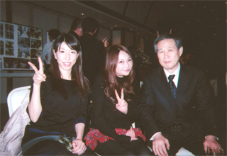 中村うさぎさん（中央）と