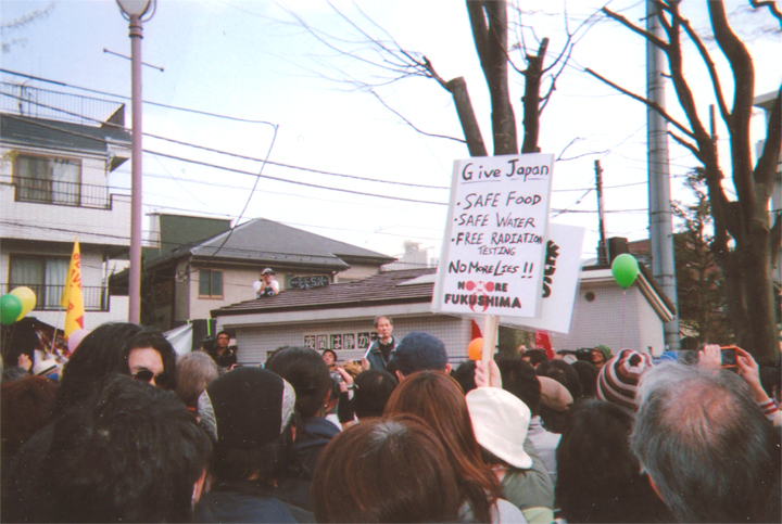 反原発デモで挨拶した（4/10）