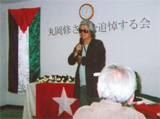 挨拶する若松監督