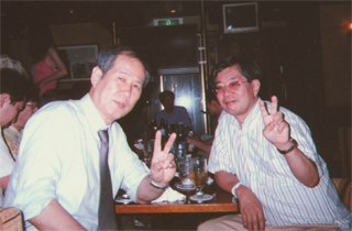 「不起訴」祝賀会で松岡社長と（7/12）