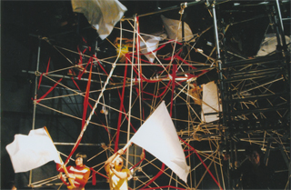 天皇ごっこ」の舞台です