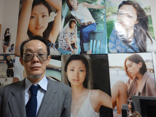 佐川一政さん（自宅で）