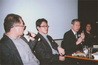 白井基夫氏、白井聡氏、鈴木、金子監督（10/10）