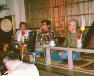 特別席の徐さん、レーニンさん、ツルシさん