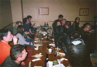 デモのあとの打ち上げで