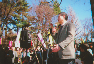 「脱原発に、右も左もない！」と挨拶