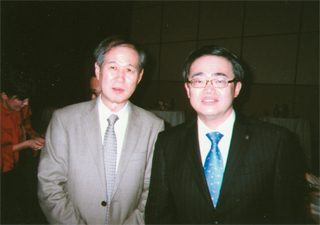 愛知県知事の大村秀章さんと