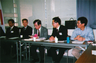 丹生会の例会で（5/12）