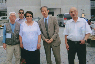 （左から）足立正生さん、ライラさん、鈴木、植垣康博さん