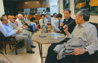 会場は満員でした