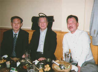 （左より）鈴木、木村三浩氏、番家誠氏
