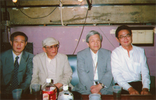 田原さんを囲んで（控え室で）