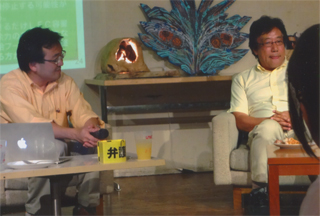 脱原発ロックの会で（8/9）田中優さん（右）と村上敬亮さんと