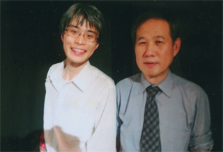 劇団「笑の内閣」の高間響さんと（8/26）