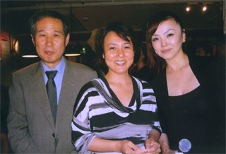 杉田かおるさん（中央）、松田美由紀さん（右）と（9/9）