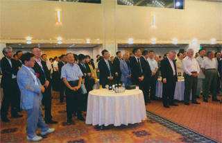 400名が集まりました