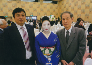 一色正春さん、舞妓さんと