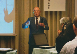 三島研で講演する寺尾克美さん（10/22）