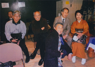 応援に駆けつけた人々