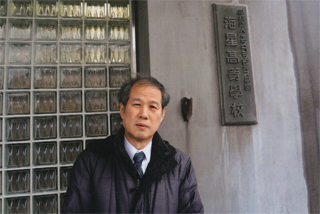 必勝氏の出身校・海星高校で