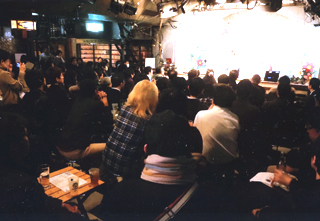 ロフトは超満員でした