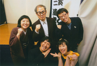 「おしどり」さん、恩田えりさん（左）と