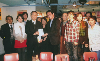 本間龍さんと（阿佐ヶ谷ロフトで）