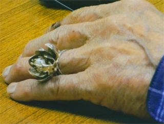 ご自分で彫金した指輪です