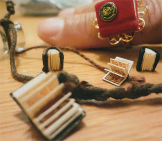 こんな小さな本を作ってます